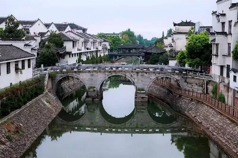 有哪位了解无反相机是微单吗 | 专业问答网站,解答你的疑问